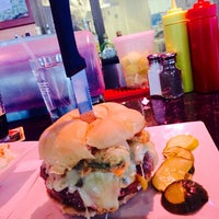Photo taken at Flipside Burgers &amp;amp; Bar by Wil S. on 2/17/2015