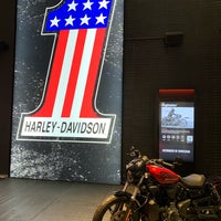 รูปภาพถ่ายที่ Harley-Davidson Museum โดย Youngpyo L. เมื่อ 11/1/2022