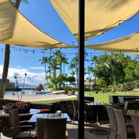 Photo taken at Honu&amp;#39;s On the Beach Restaurant by Michel T. on 10/7/2018