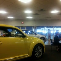 11/20/2012 tarihinde Lewdie S.ziyaretçi tarafından AutoNation Volkswagen Richardson - Closed'de çekilen fotoğraf