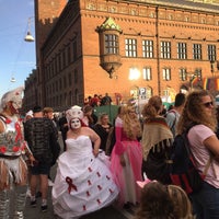 รูปภาพถ่ายที่ Rådhuspladsen โดย Michael C. เมื่อ 8/19/2017