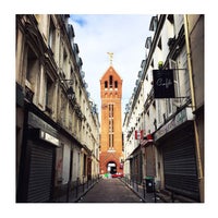 Photo taken at Avenue de Saint-Ouen by Gilles  on 3/3/2015