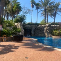 Photo taken at Gulf Hotel - Swimming Pool by عبدالرحمن on 7/2/2023