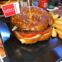 Photo taken at Lucky 7 Burgers &amp;amp; More by Abdulrahman A. on 2/4/2023