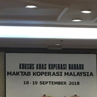 รูปภาพถ่ายที่ Kuala Lumpur International Hotel โดย Rasyid S. เมื่อ 9/18/2018