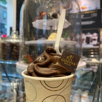 Photo taken at Godiva Chocolatier by Joudi ⚖. on 8/4/2019
