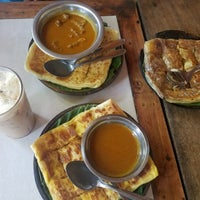 Photo taken at Roti Canai Bunana by BaliBlogger on 9/20/2017