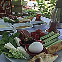 Foto scattata a Çoban Çiftliği Restaurant &amp;amp; Cafe da Hazal Ö. il 6/4/2015