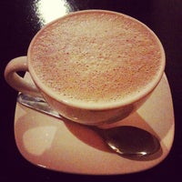 10/2/2012 tarihinde Amanda Y.ziyaretçi tarafından Momo Cafe'de çekilen fotoğraf