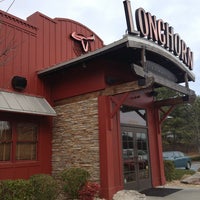Photo taken at LongHorn Steakhouse by Pizza Guy on 3/4/2013