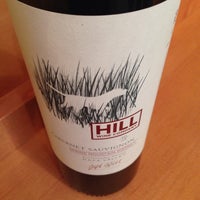 10/26/2013 tarihinde Brandi M.ziyaretçi tarafından Hill Wine Company'de çekilen fotoğraf