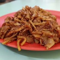 Photo taken at Outram Park Fried Kway Teow Mee by Food ^_* Diva on 8/22/2023