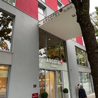 Photo taken at ARCOTEL Rubin Hamburg by SchokoDealer on 9/23/2022