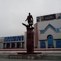 Photo taken at Памятник Александру Ивановичу Покрышкину, трижды герою Советского Союза by Mikhail P. on 4/5/2014