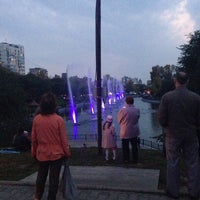 Photo taken at Танцующие фонтаны by Хомячог С. on 9/28/2013