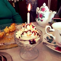3/17/2013 tarihinde Tina M.ziyaretçi tarafından White Linen Tea House And Gifts'de çekilen fotoğraf