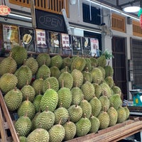 Photo taken at Leong Tee Fruit Trader (Durian) by ミー太郎 。. on 6/23/2019