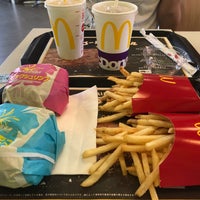 Photo taken at McDonald&amp;#39;s by まあたむ 、. on 8/16/2022