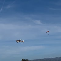 รูปภาพถ่ายที่ Skydive Surfcity Inc โดย Asim ✨ เมื่อ 2/16/2020