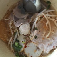 Photo taken at Pa Yao Tomyum Pork Noodle by Junior Rosa P. on 7/17/2017