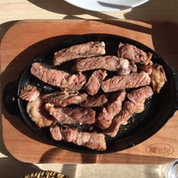 Photo prise au Ora&amp;#39; Steak &amp;amp; Burgers par Faruk K. le1/22/2015