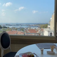รูปภาพถ่ายที่ Marmaray Hotel โดย AB . เมื่อ 8/25/2021