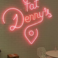 Foto diambil di Fat Denny’s Cafeteria oleh Charly pada 5/31/2018
