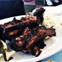Photo taken at Lucille&amp;#39;s Smokehouse Bar-B-Que by Shell T. on 9/3/2018