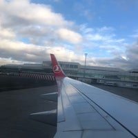 Photo taken at Gate B5 by Barış A. on 1/29/2018