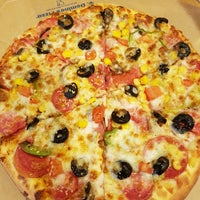 Photo taken at Domino&amp;#39;s Pizza by &amp;#39;&amp;#39;Büşra C. on 5/3/2017