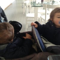 Photo prise au Tribuna Café par Ana Luísa S. le3/13/2013