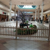 Das Foto wurde bei DeSoto Square Mall von Clive C. am 6/1/2013 aufgenommen