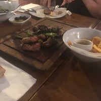 Foto scattata a Özgür Şef Steak House da Mahmoud B. il 6/6/2018