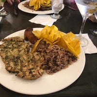 Das Foto wurde bei El Novillo Restaurant von Yvonne V. am 8/11/2018 aufgenommen