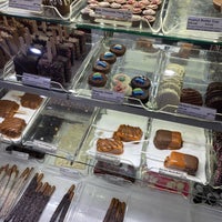 2/10/2022 tarihinde Brenda A.ziyaretçi tarafından Kilwins Chocolate Fudge &amp;amp; Ice Cream'de çekilen fotoğraf