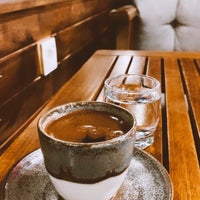 Foto scattata a Mekan Cafe da Yüsra E. il 6/9/2022