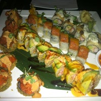 Foto tirada no(a) Takayama Sushi Lounge por Joe A. em 10/16/2012