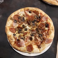 Foto scattata a Pie Five Pizza da Trim K. il 5/21/2019