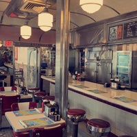 รูปภาพถ่ายที่ 11th Street Diner โดย Â เมื่อ 11/17/2022