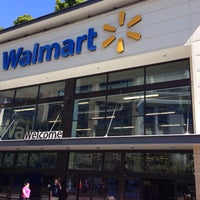 Foto scattata a Walmart da かれる il 8/7/2015
