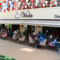 Foto diambil di Viola Cafe Pastane oleh Fehmiye K. pada 5/2/2013