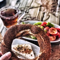 Photo taken at Tarihi Beşçeşmeler Simit Fırını by Mügge on 10/30/2020