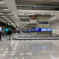 Photo taken at Baggage Claim by つっちょ on 5/27/2019
