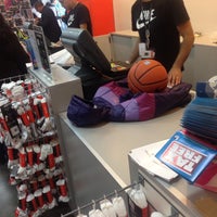 Nike Factory Store - Tienda de artículos deportivos