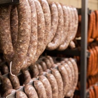 Foto scattata a Krizman&amp;#39;s Sausage da Krizman&amp;#39;s Sausage il 3/14/2018