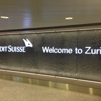 Foto tirada no(a) Aeroporto de Zurique (ZRH) por Алексей О. em 5/1/2013