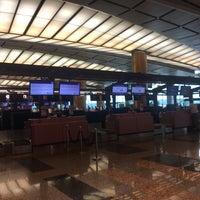 Photo taken at Singapore Airlines(SQ) Check-In Counter by Taku 目. on 1/30/2020