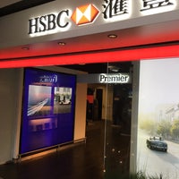 Photo taken at HSBC 匯豐 by Taku 目. on 12/30/2015