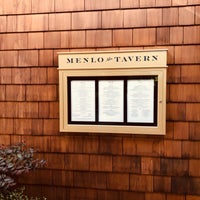 Foto diambil di Menlo Tavern oleh Taku 目. pada 6/9/2023