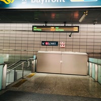 Photo taken at Bayfront MRT Interchange (CE1/DT16) by Taku 目. on 1/9/2023